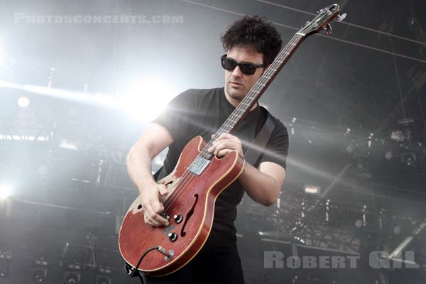 BLACK REBEL MOTORCYCLE CLUB - 2013-07-06 - BELFORT - Presqu'ile du Malsaucy - Robert Levon Been